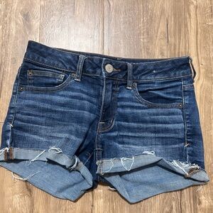 American Eagle size 6 Shortie